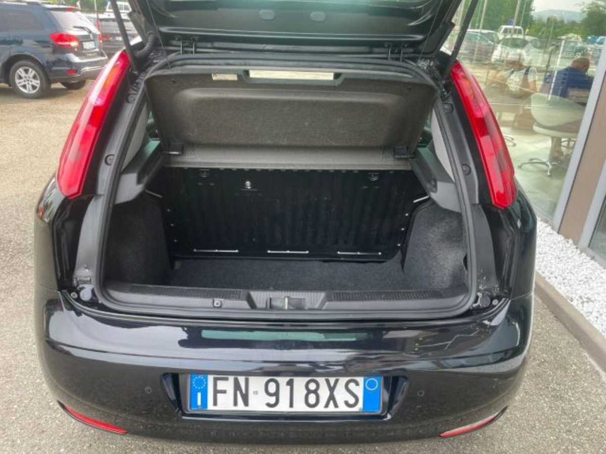 Fiat Punto 1.2 8V 5 porte Street (9)