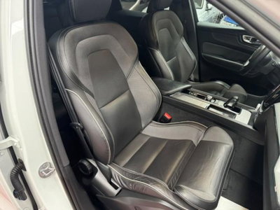 Volvo XC60 B4 (d) AWD automatico Plus Dark N1 (13)