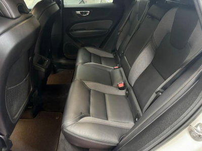 Volvo XC60 B4 (d) AWD automatico Plus Dark N1 (7)
