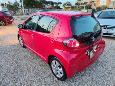 Toyota Aygo 1.0 12V VVT-i 5 porte Lounge Connect (4)
