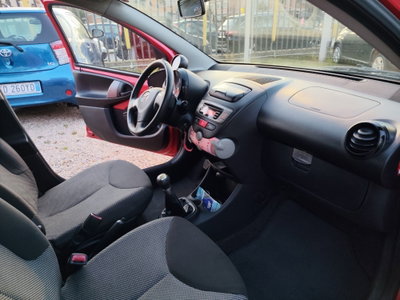 Toyota Aygo 1.0 12V VVT-i 5 porte Lounge Connect (7)