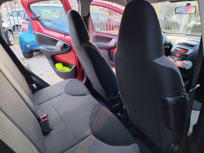 Toyota Aygo 1.0 12V VVT-i 5 porte Lounge Connect (8)