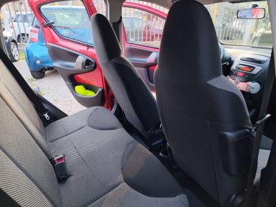 Toyota Aygo 1.0 12V VVT-i 5 porte Lounge Connect (7)