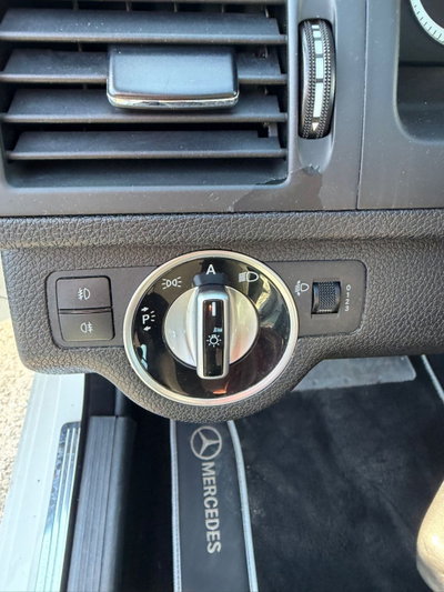 Mercedes-Benz Classe C 200 CDI BlueEFFICIENCY Elegance (17)