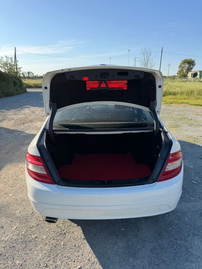 Mercedes-Benz Classe C 200 CDI BlueEFFICIENCY Elegance (19)