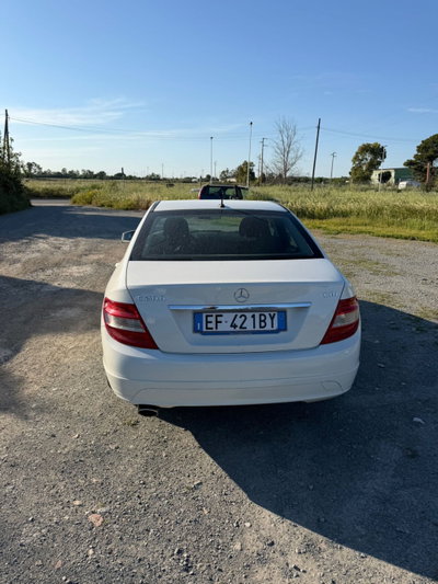 Mercedes-Benz Classe C 200 CDI BlueEFFICIENCY Elegance (4)