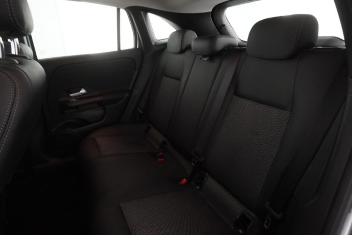Mercedes-Benz CLA Shooting Brake 200 d Automatic Shooting Brake Business (11)