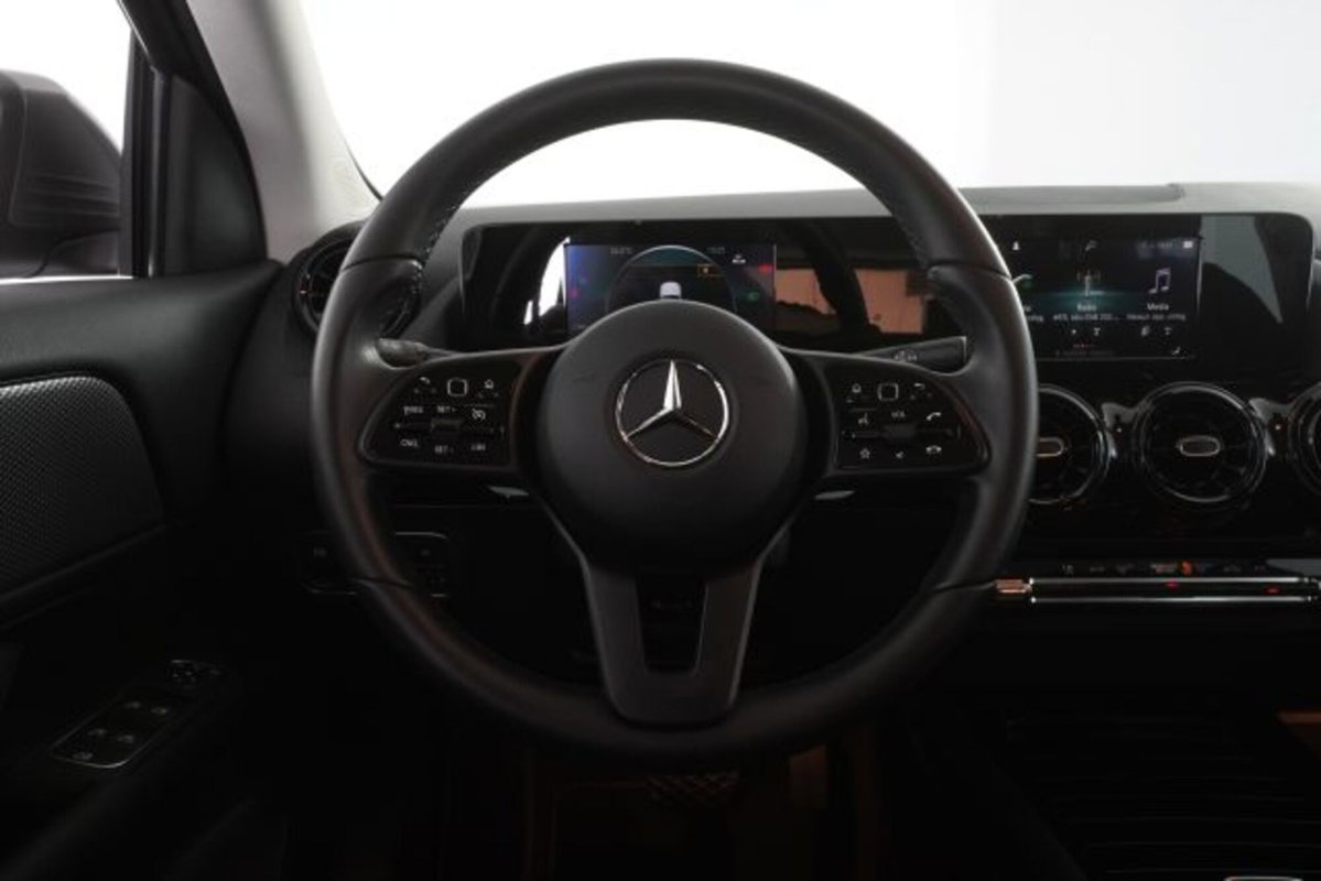 Mercedes-Benz CLA Shooting Brake 200 d Automatic Shooting Brake Business (13)