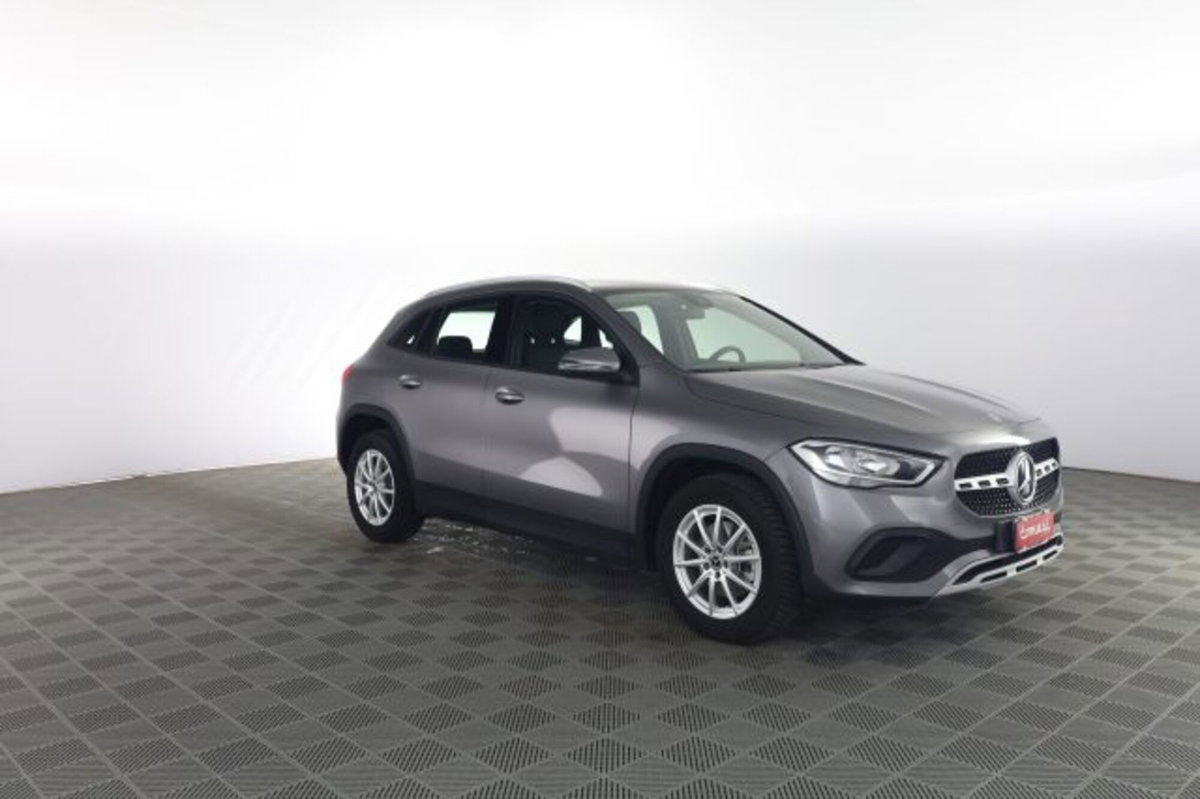 Mercedes-Benz CLA Shooting Brake 200 d Automatic Shooting Brake Business (2)