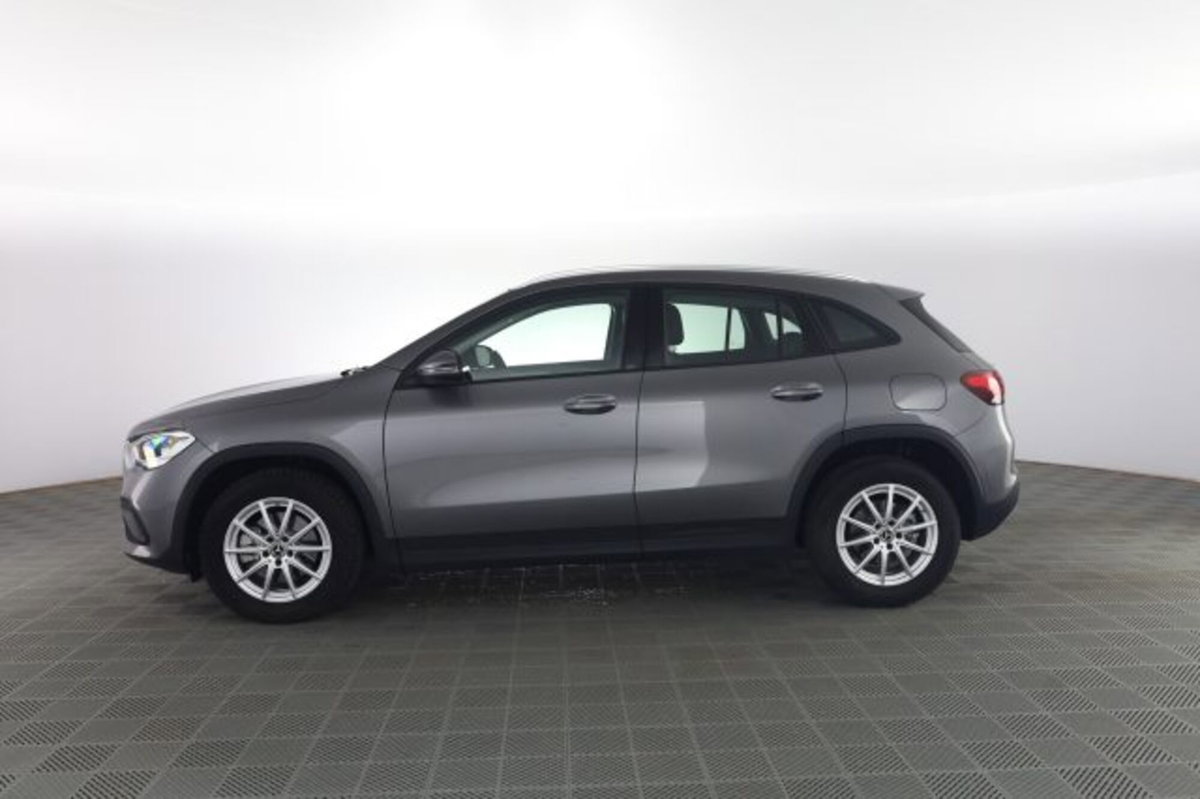 Mercedes-Benz CLA Shooting Brake 200 d Automatic Shooting Brake Business (7)