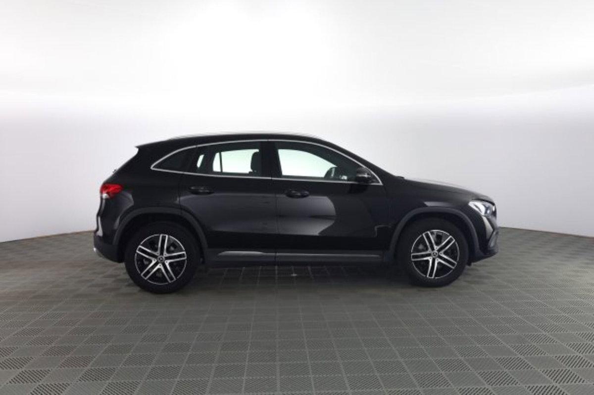 Mercedes-Benz CLA Shooting Brake 200 d Automatic 4Matic Shooting Brake Sport (3)
