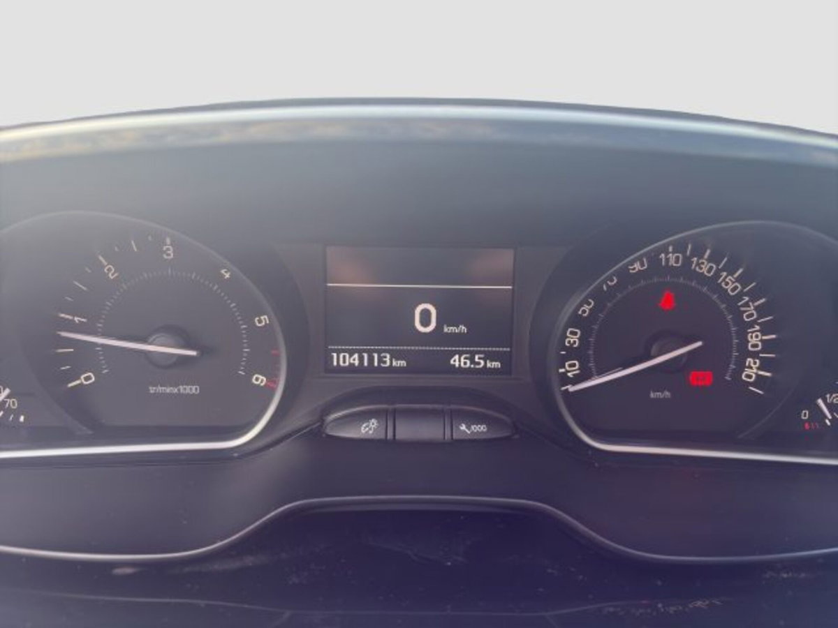 Peugeot 208 100 5 porte Allure (13)