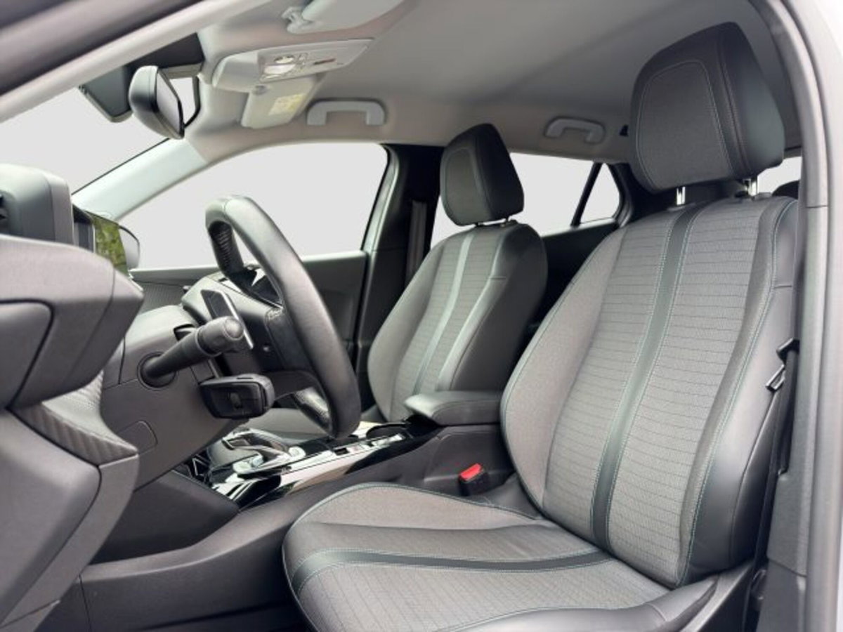 Peugeot 2008 PureTech 130 S&S EAT8 GT Pack (9)