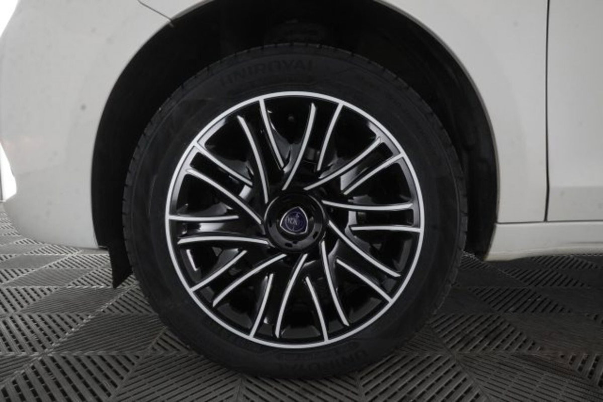 Lancia Ypsilon 1.0 FireFly 5 porte S&S Hybrid Gold Plus (16)