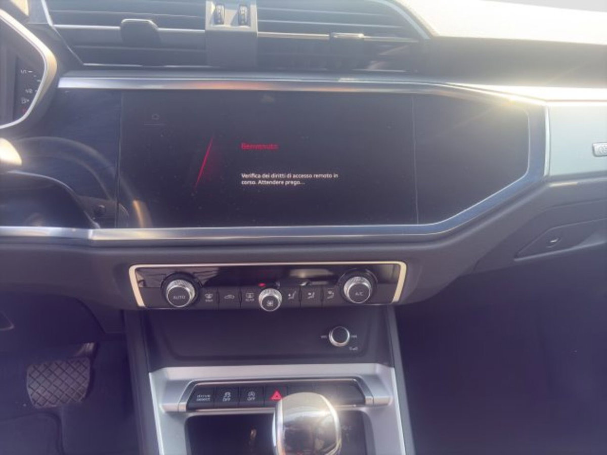Audi Q3 Sportback 35 2.0 tdi Identity Black s-tronic (14)
