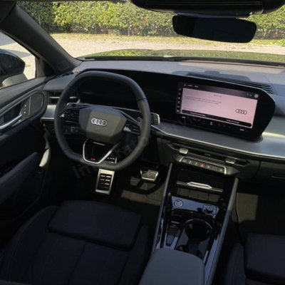 Audi Q3 2.0 TDI 150 CV S tronic S line Edition (12)