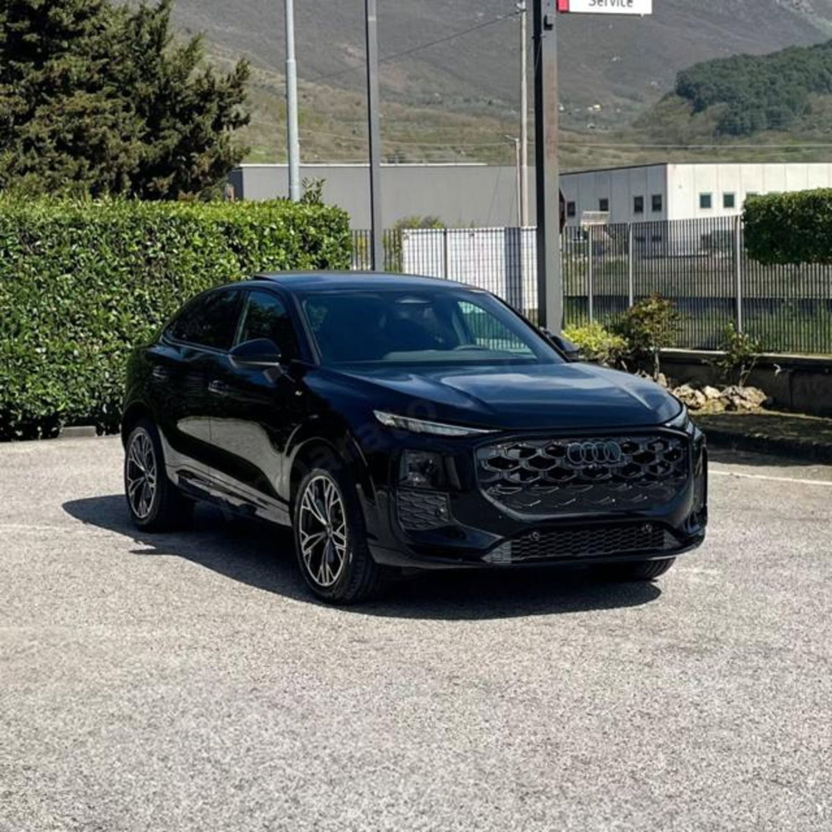 Audi Q3 2.0 TDI 150 CV S tronic S line Edition (4)
