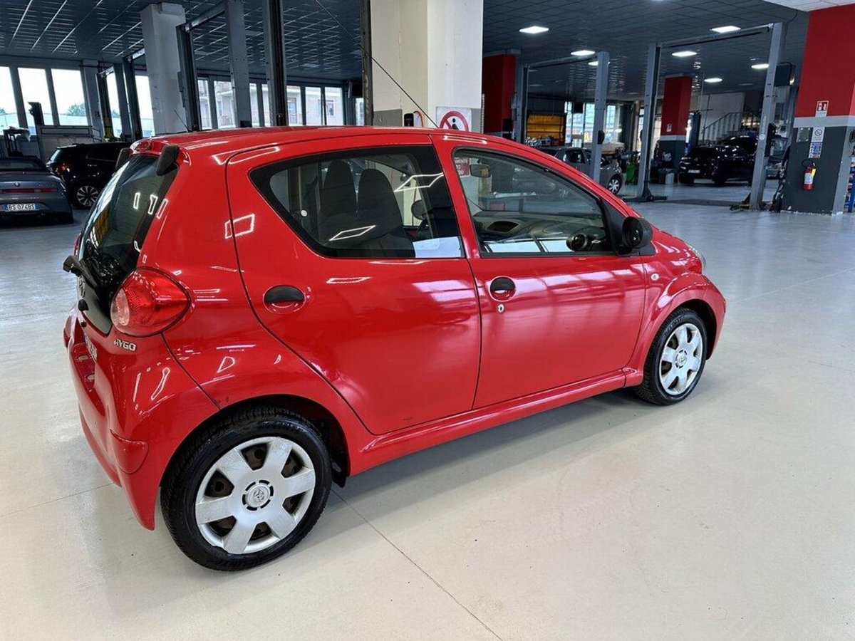 Toyota Aygo 1.0 12V VVT-i 5 porte Sol (3)