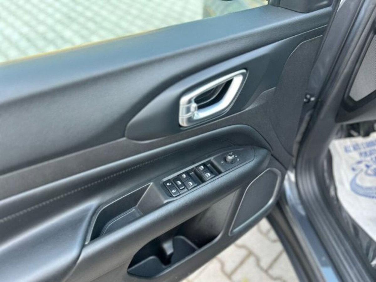 Jeep Compass 1.6 Multijet II 2WD Limited (7)