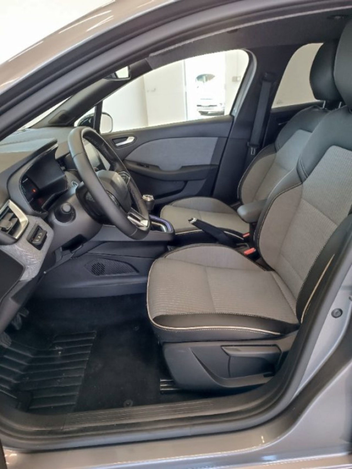 Renault Clio TCe 90 CV 5 porte Techno (13)