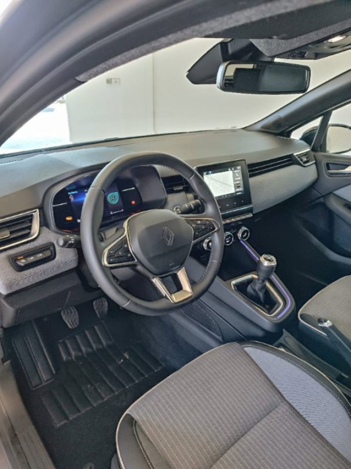 Renault Clio TCe 90 CV 5 porte Techno (15)
