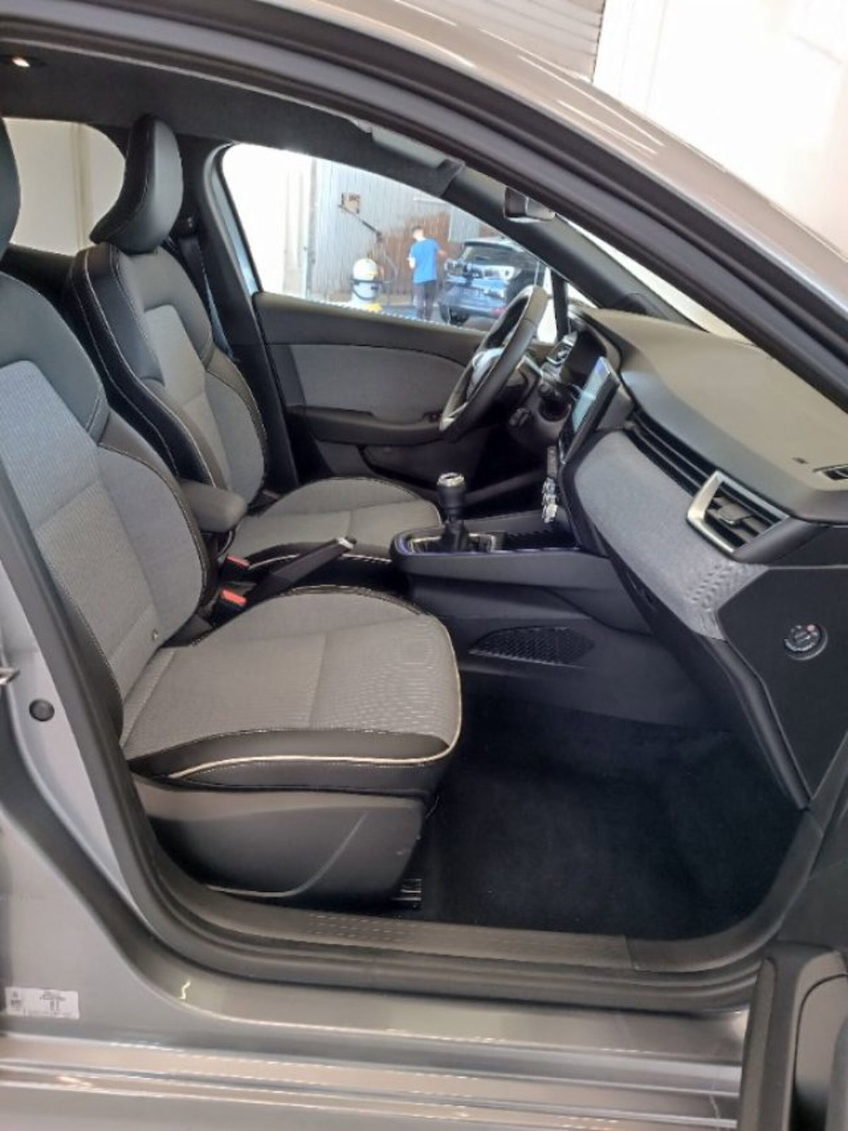 Renault Clio TCe 90 CV 5 porte Techno (18)
