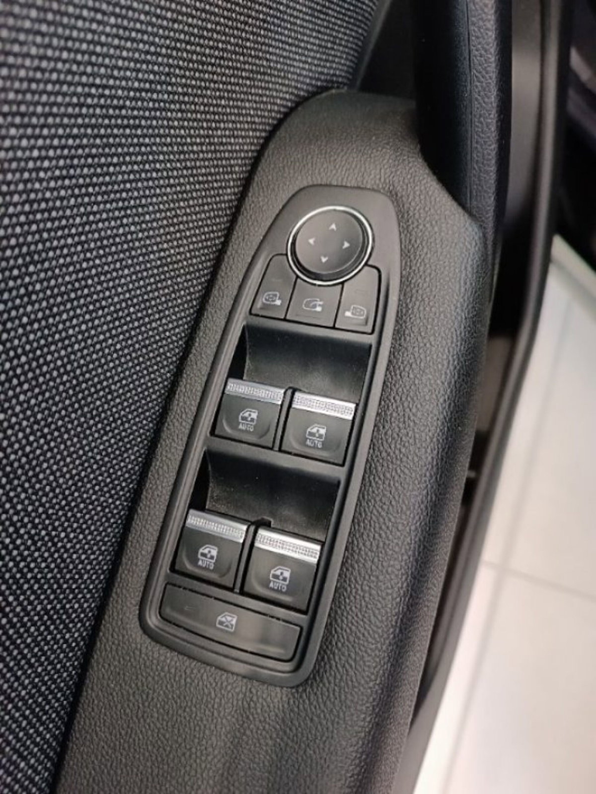 Renault Captur TCe 90 CV Techno (19)