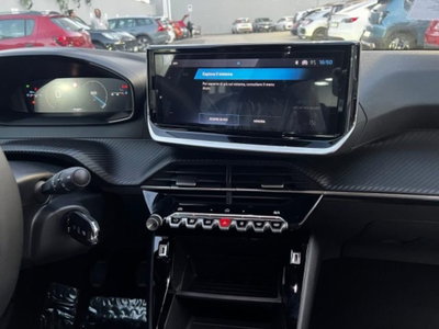 Peugeot 2008 1.2 turbo Allure 100cv (10)