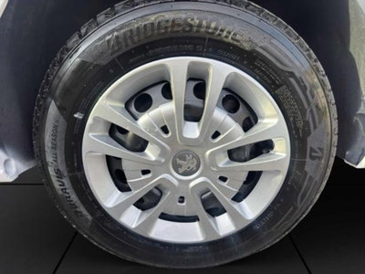 Peugeot Traveller BlueHDi 120 S&S Standard Active (18)