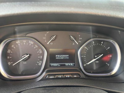 Peugeot Traveller BlueHDi 120 S&S Standard Active (9)