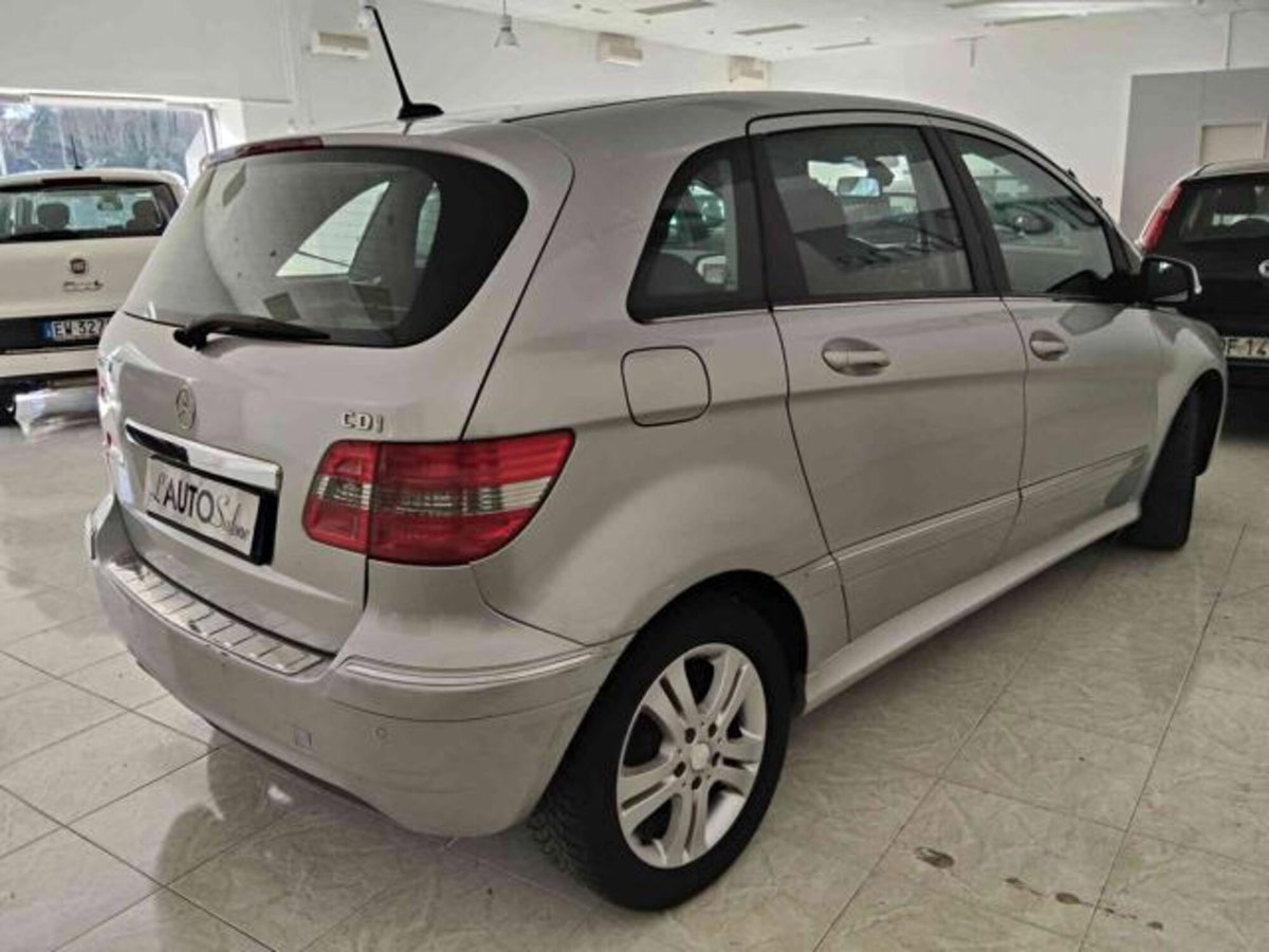 Mercedes-Benz Classe B 200 CDI Premium (4)