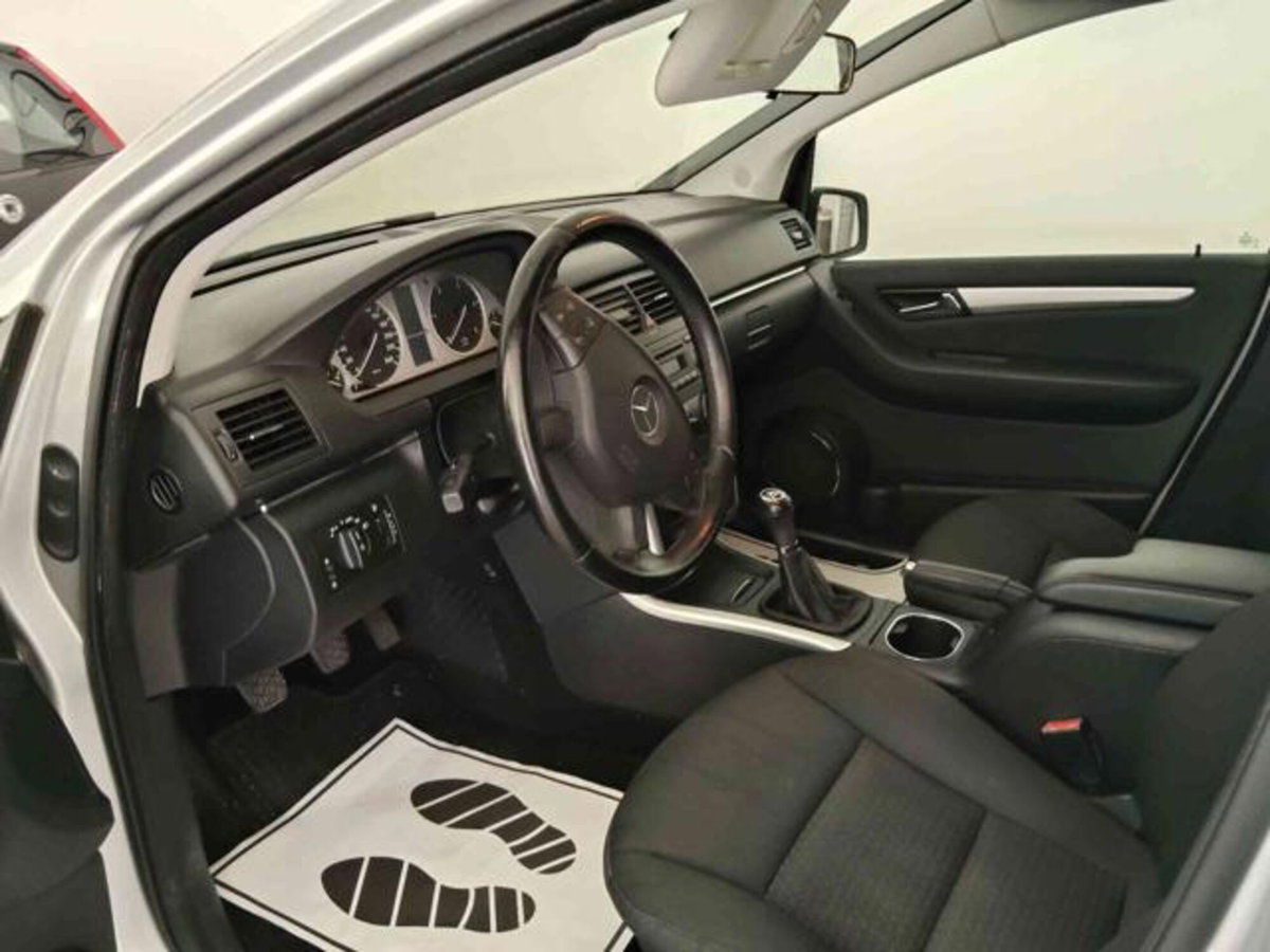 Mercedes-Benz Classe B 200 CDI Premium (5)
