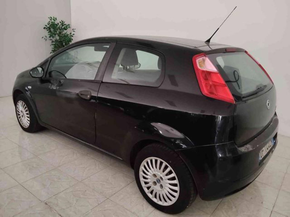 Fiat Grande Punto 1.2 3 porte Active (2)