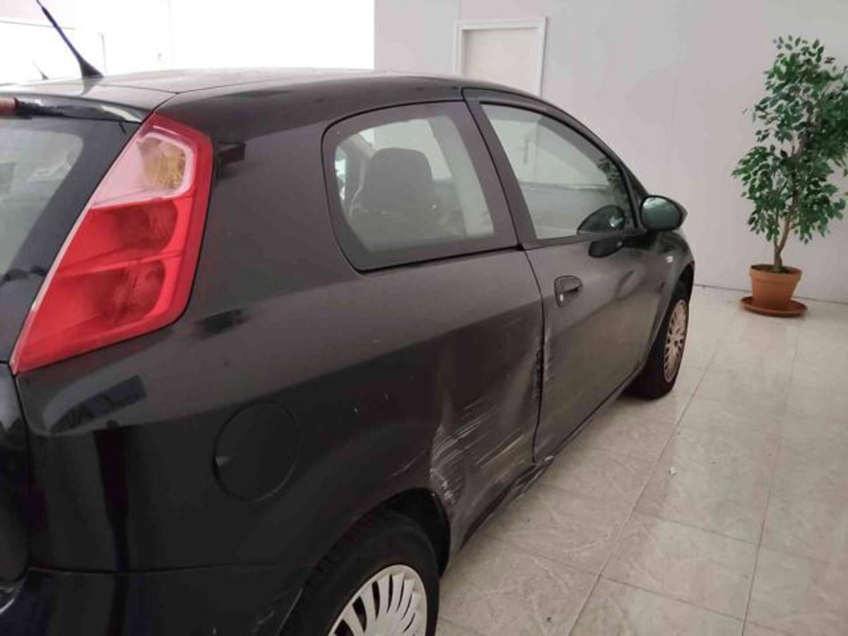 Fiat Grande Punto 1.2 3 porte Active (3)