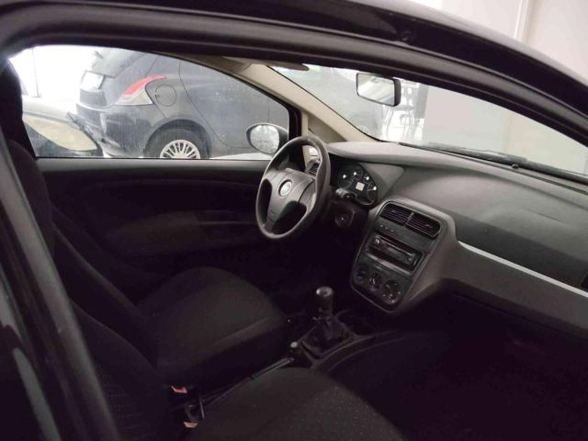 Fiat Grande Punto 1.2 3 porte Active (5)