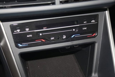 Volkswagen Polo 1.0 evo Life 80cv (14)