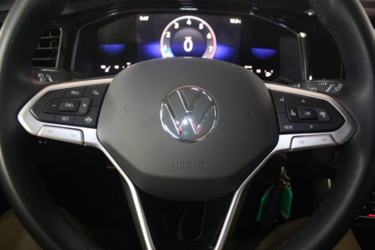 Volkswagen Polo 1.0 evo Life 80cv (16)