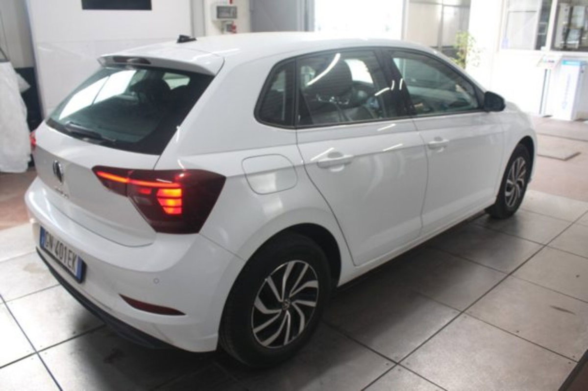 Volkswagen Polo 1.0 evo Life 80cv (7)