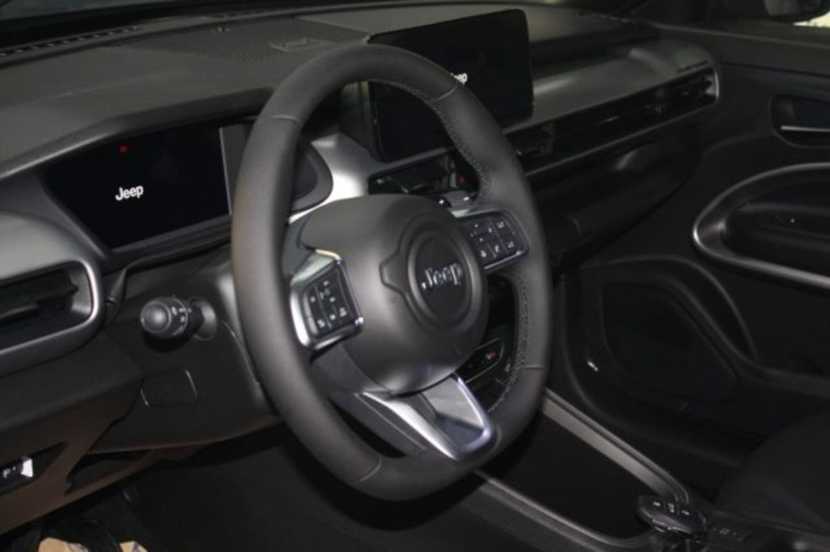 Jeep Avenger 1.2 turbo Summit fwd 100cv (8)