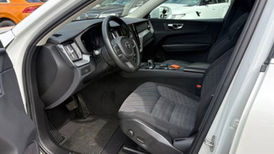 Volvo XC60 B4 automatico Core (7)