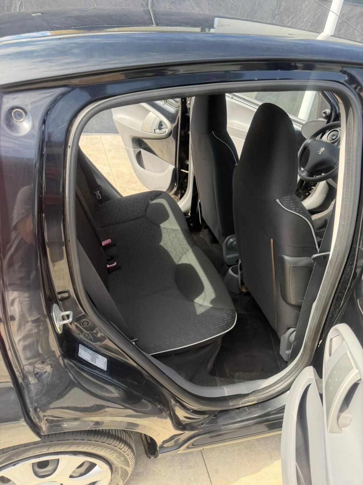 Peugeot 107 68CV 5p. Allure (8)