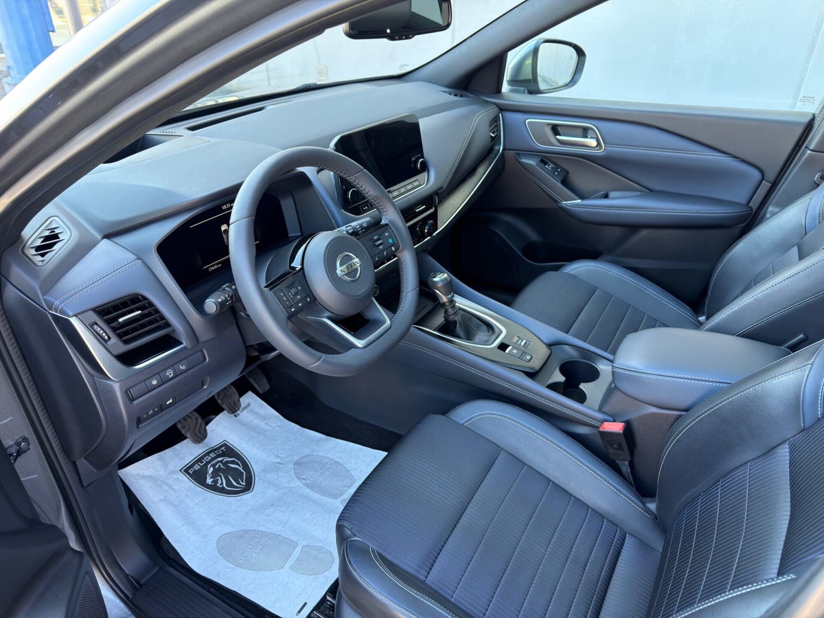 Nissan Qashqai 1.3 mhev Tekna 4wd 158cv xtronic (13)