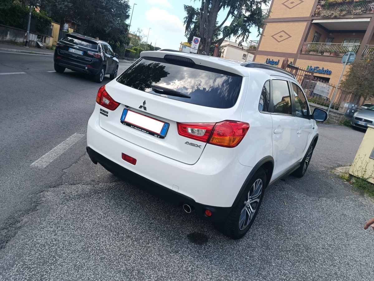 Mitsubishi ASX 1.6 DI-D 114 CV 2WD Instyle Panoramic (10)