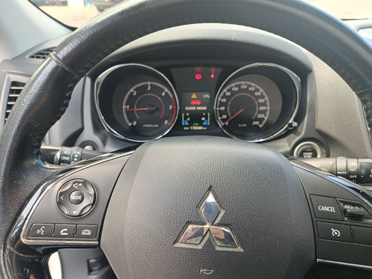 Mitsubishi ASX 1.6 DI-D 114 CV 2WD Instyle Panoramic (13)