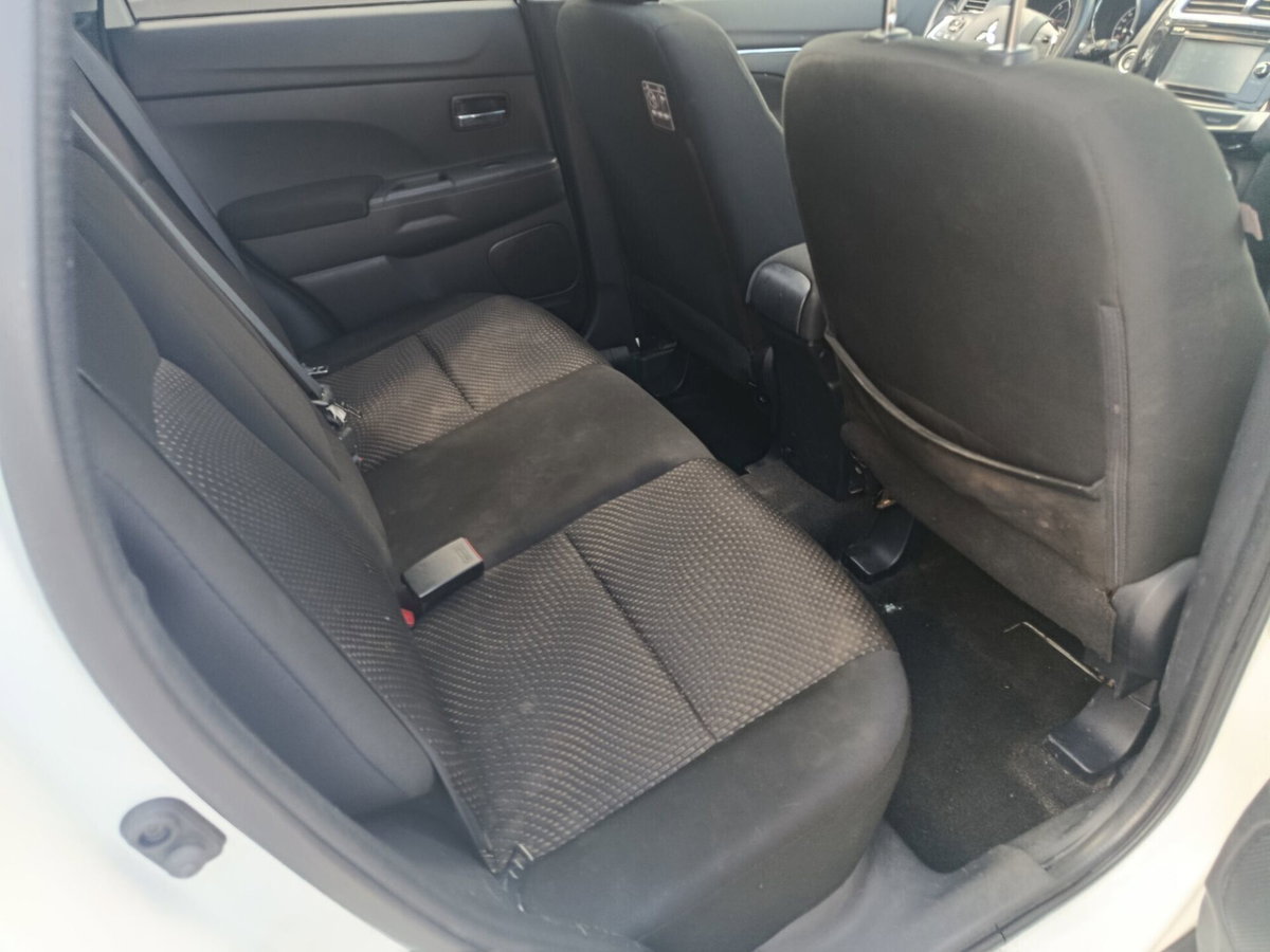 Mitsubishi ASX 1.6 DI-D 114 CV 2WD Instyle Panoramic (17)