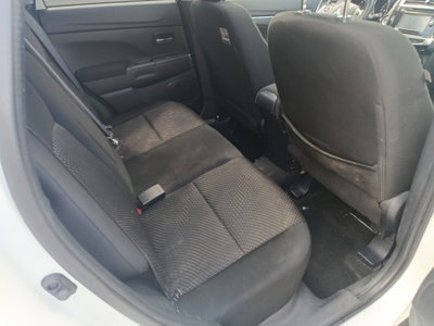 Mitsubishi ASX 1.6 DI-D 114 CV 2WD Instyle Panoramic (17)