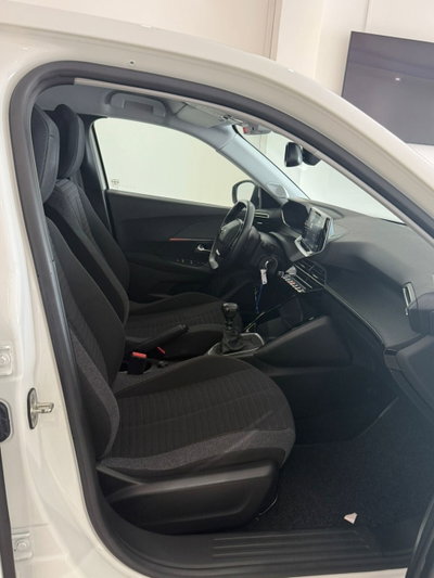 Peugeot 2008 PureTech 130 S&S Allure (7)