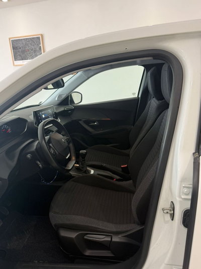 Peugeot 2008 PureTech 130 S&S Allure (8)