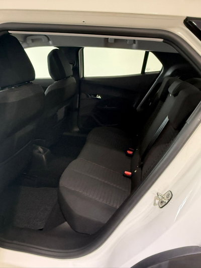 Peugeot 2008 PureTech 130 S&S Allure (9)