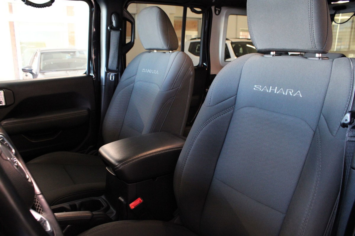 Jeep Wrangler Unlimited 2.0 Turbo Sahara (11)